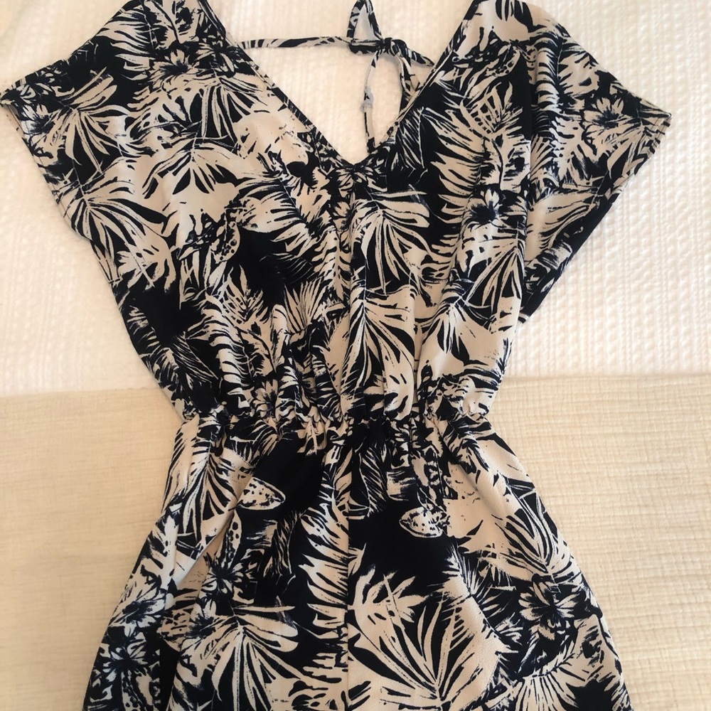 Beautiful patterned romper!